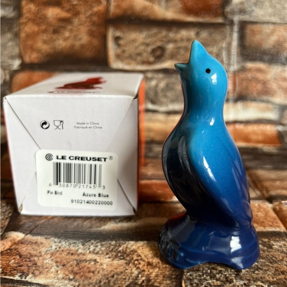 Le Creuset Pie Bird Funnel